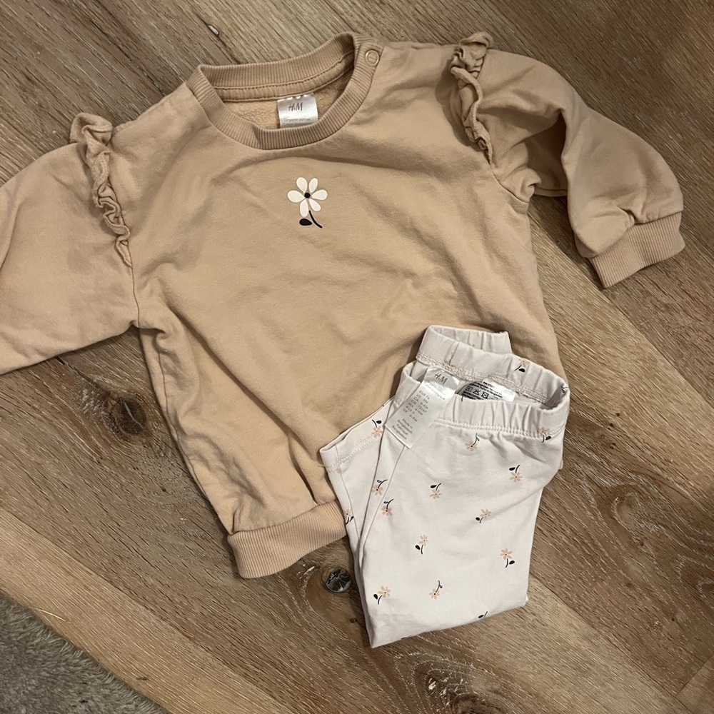 H&M fleece Creech sweatshirt and pants